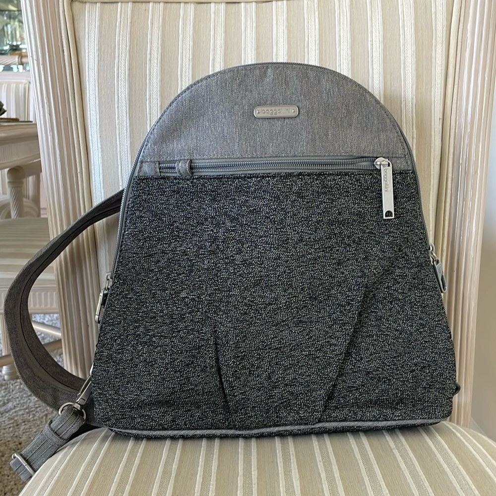 Baggallini Anti theft convertible back pack